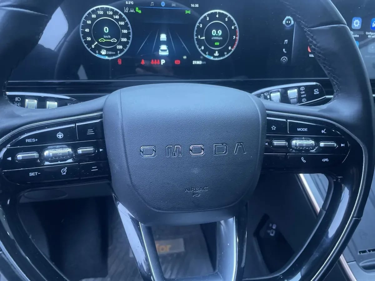 Omoda C5 1.5t Luxury 4x2 Cvt At 5p año 2025
