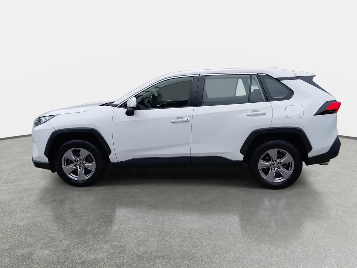 Toyota Rav 4 2.0 Le 4x2 Mt 5p año 2022