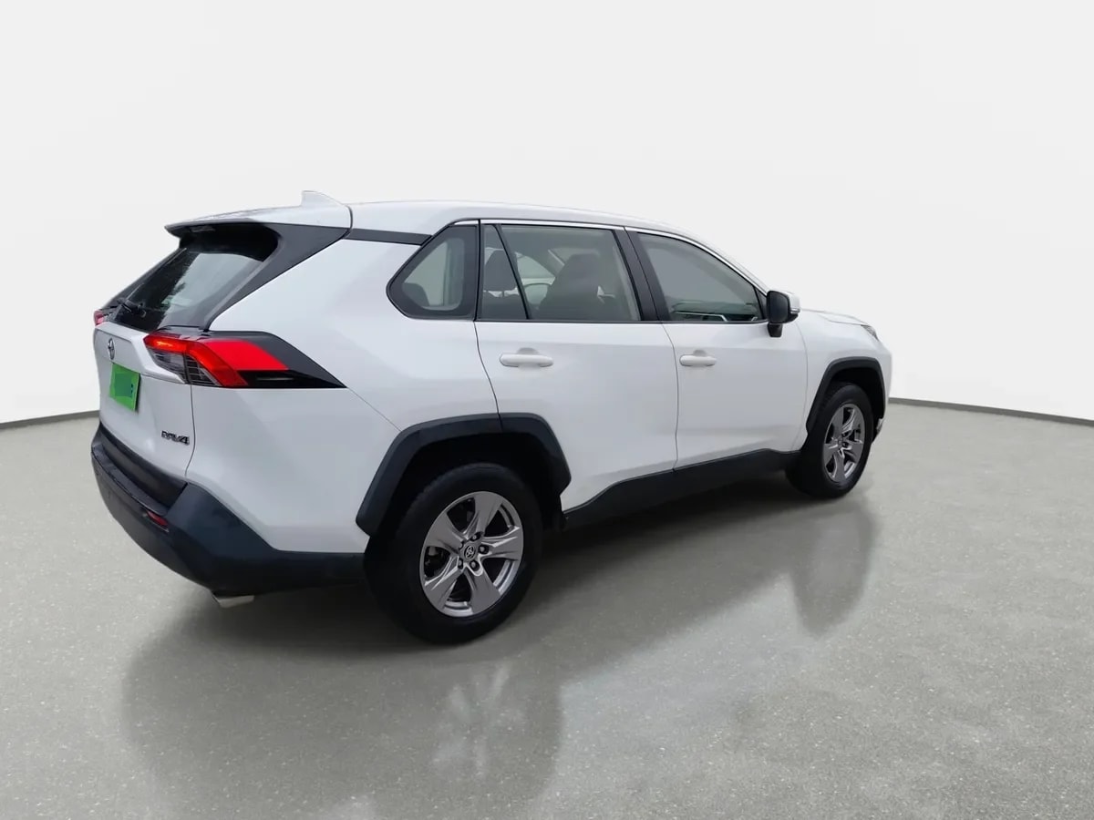 Toyota Rav 4 2.0 Le 4x2 Mt 5p año 2022