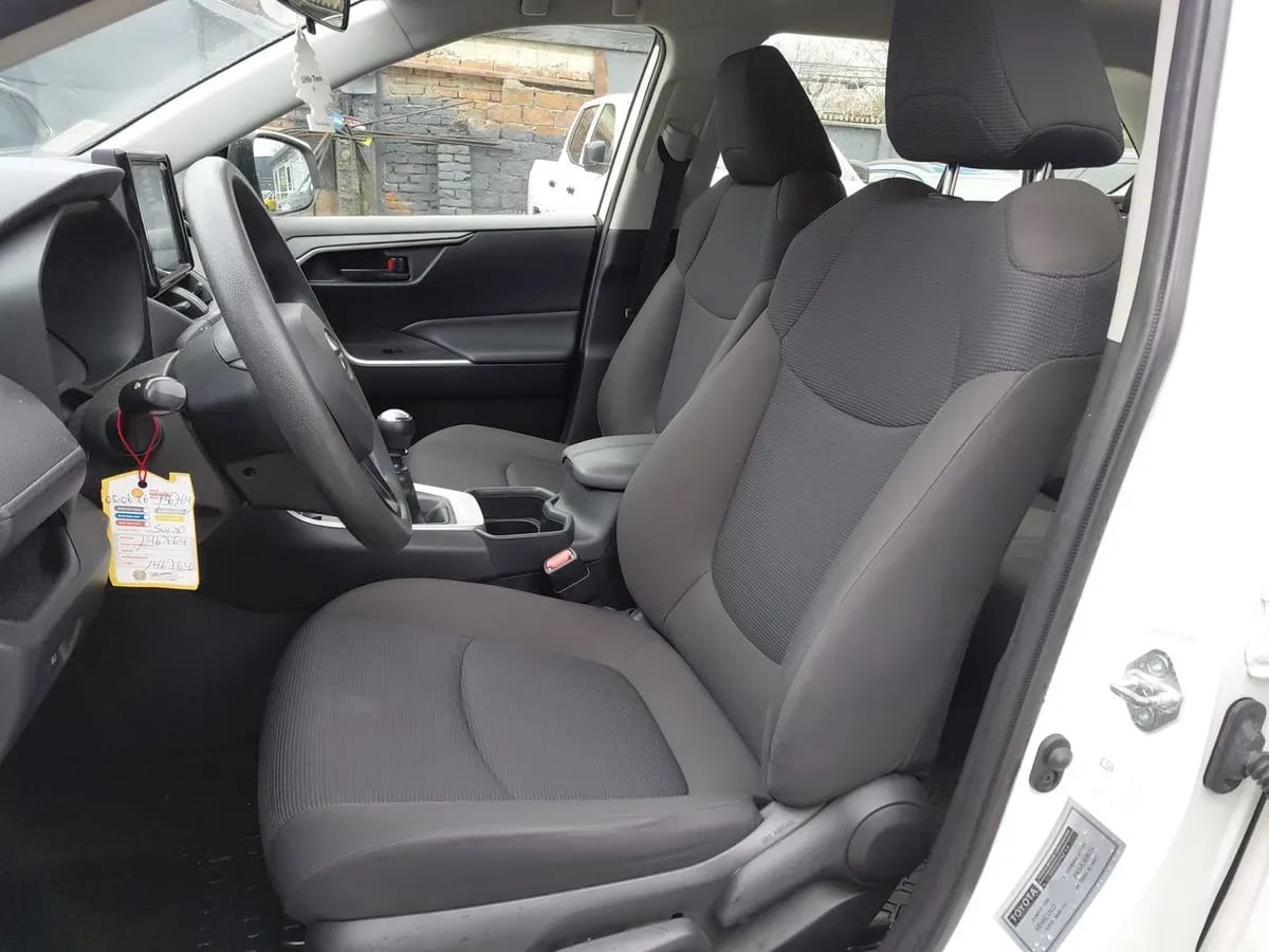 Toyota Rav 4 2.0 Le 4x2 Mt 5p año 2022