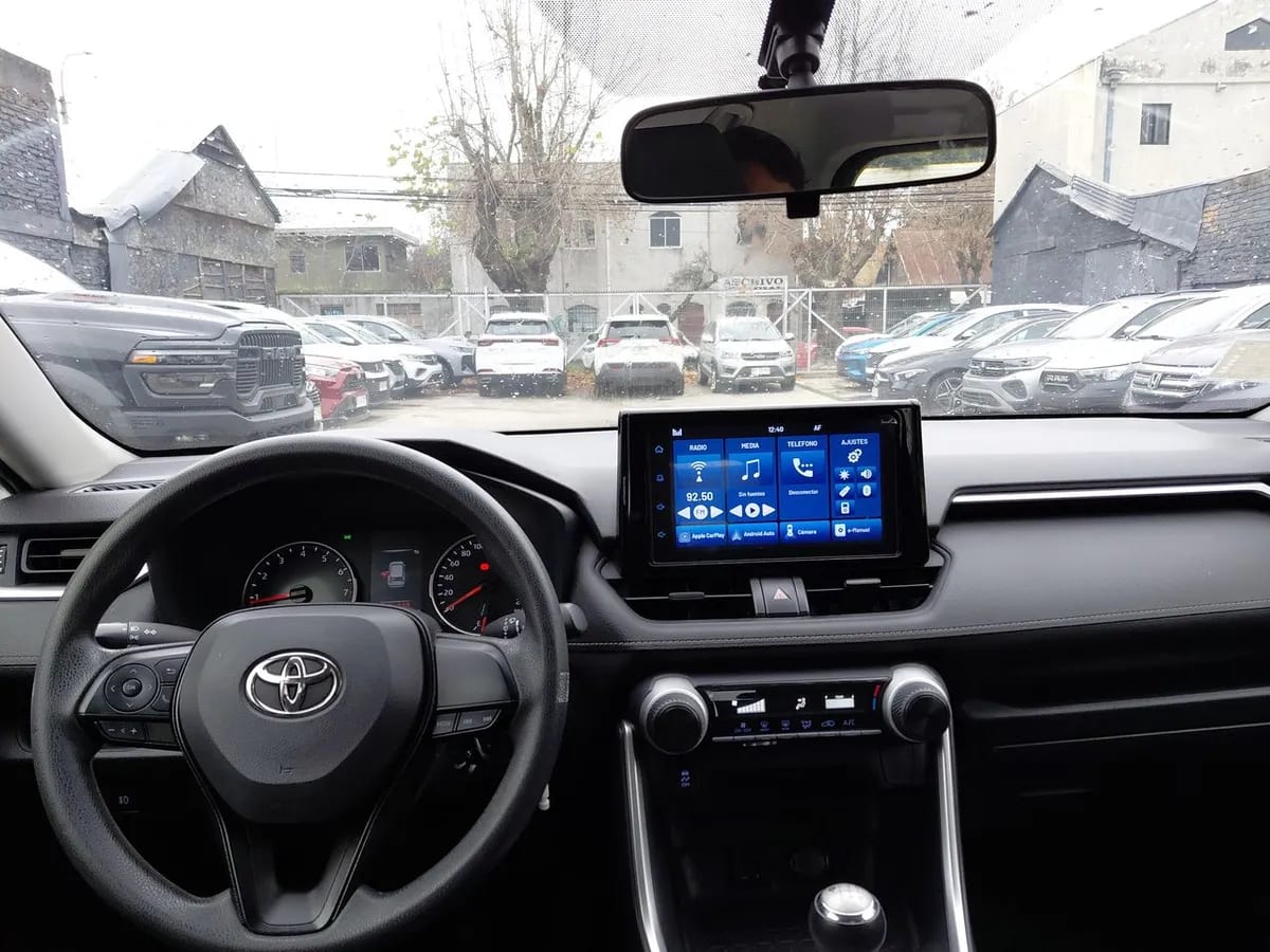 Toyota Rav 4 2.0 Le 4x2 Mt 5p año 2022