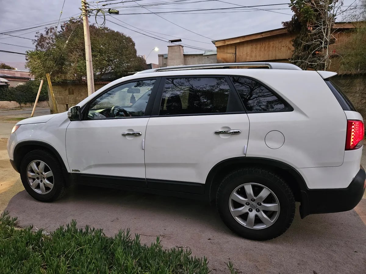 KIA MOTORS SORENTO 2.4 Ex Mt 4x4 año 2012