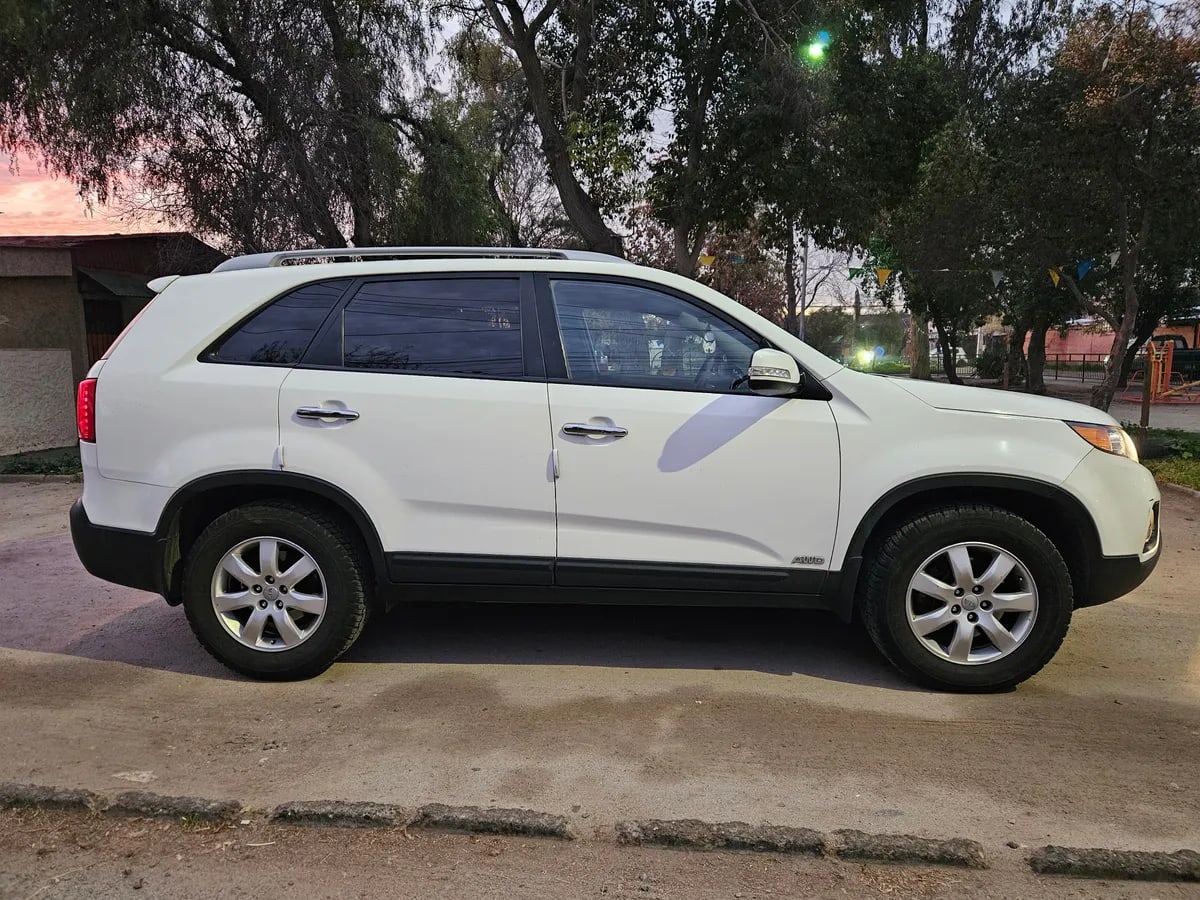 KIA MOTORS SORENTO 2.4 Ex Mt 4x4 año 2012