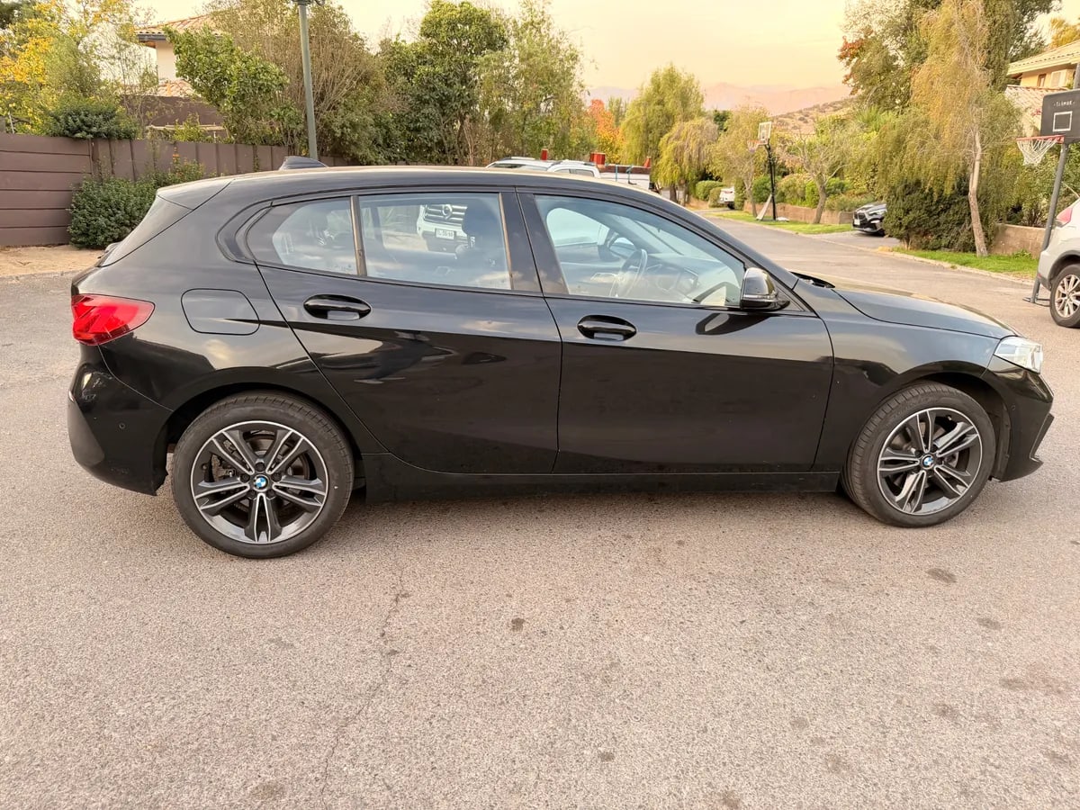 BMW 118 1.5 Sport Plus At año 2021