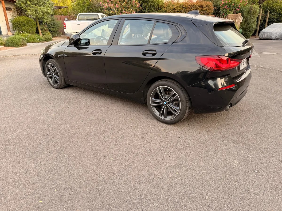 BMW 118 1.5 Sport Plus At año 2021