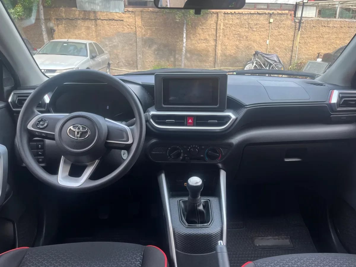 TOYOTA RAIZE 1.2 E Cvt At año 2023