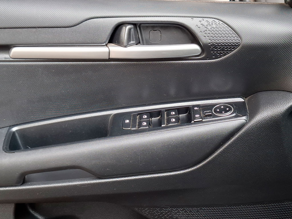 Kia Sonet Ex 1.5l 6mt Acc Plus año 2022