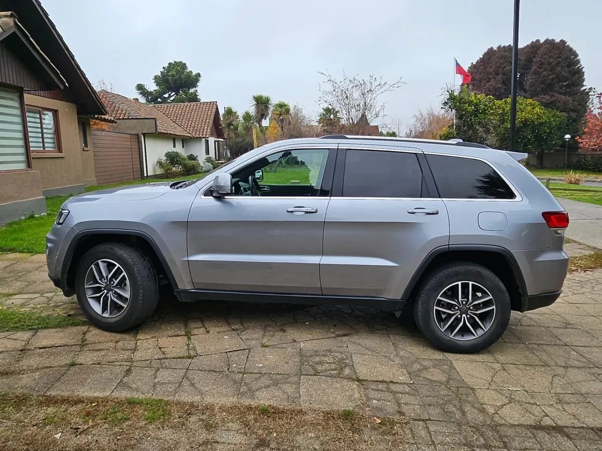 JEEP GRAND CHEROKEE 3.6 Limited Lx At 4x4 año 2021