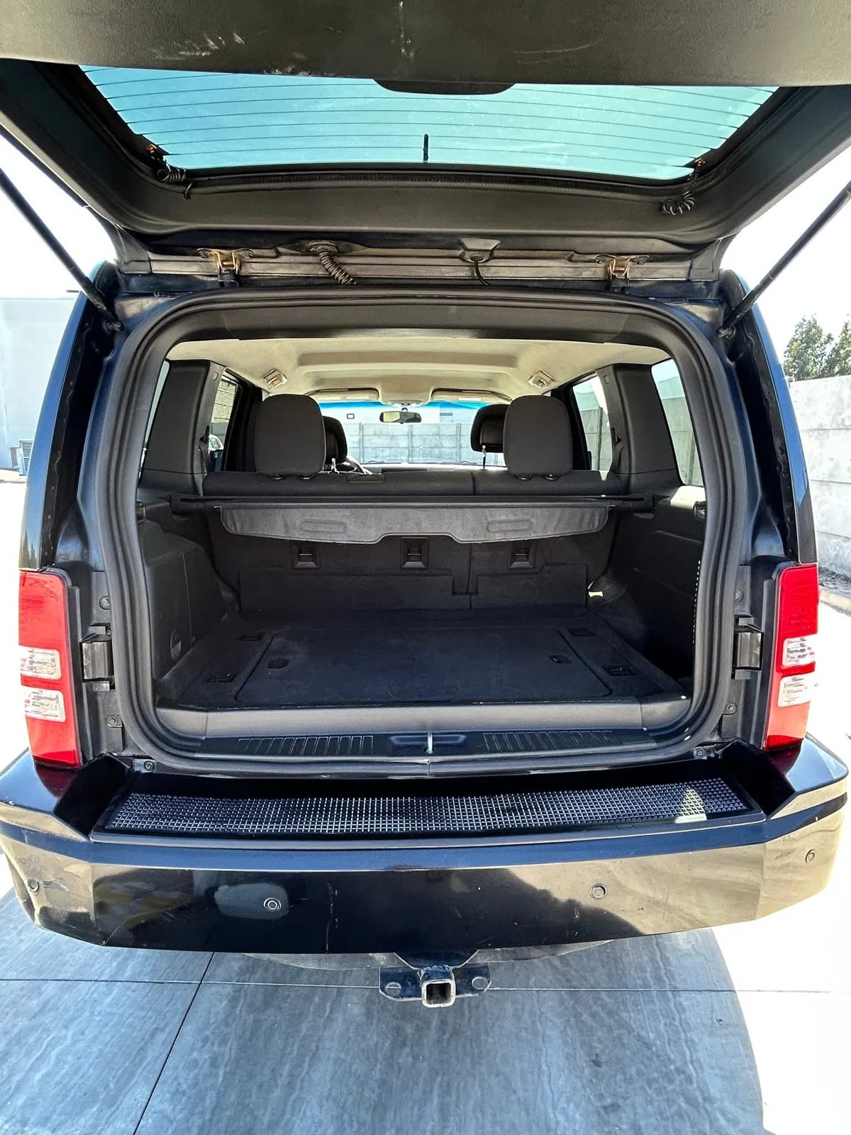 JEEP CHEROKEE 3.7 Liberty Limited At 4x2 año 2012
