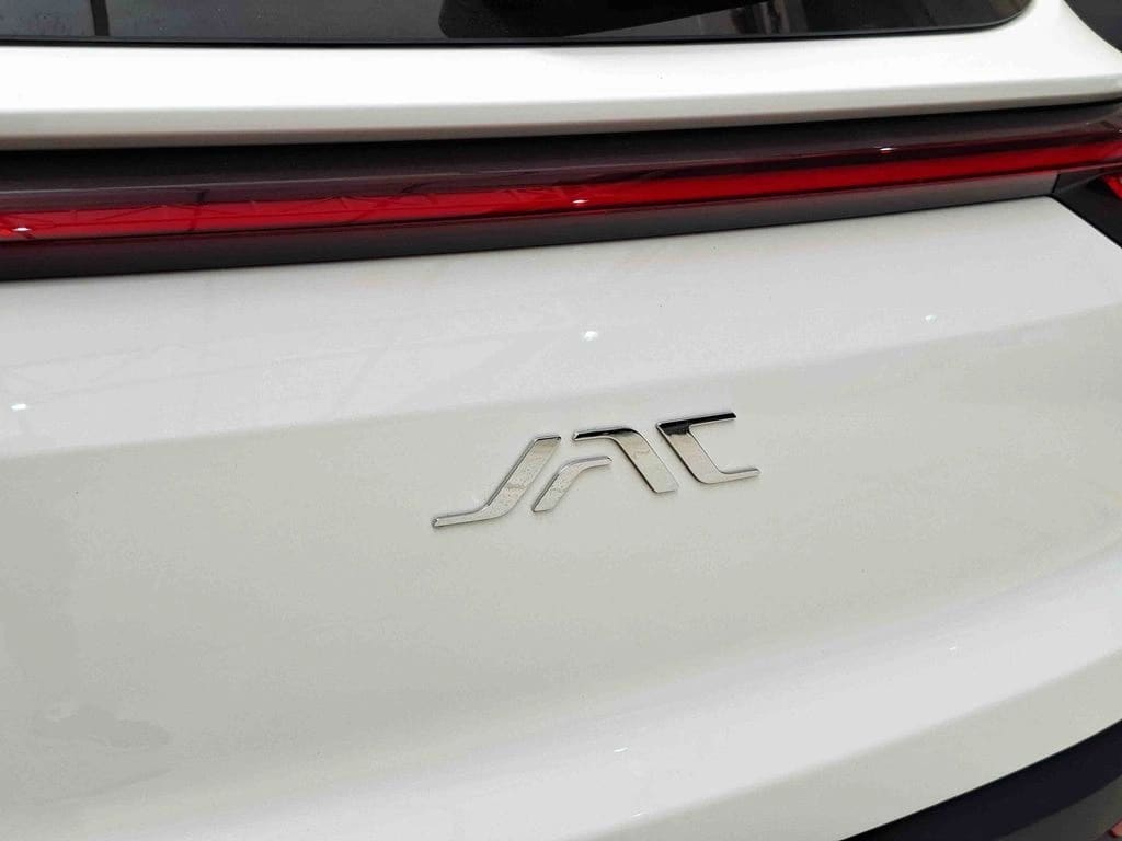 JAC Js4 Luxury año 2025