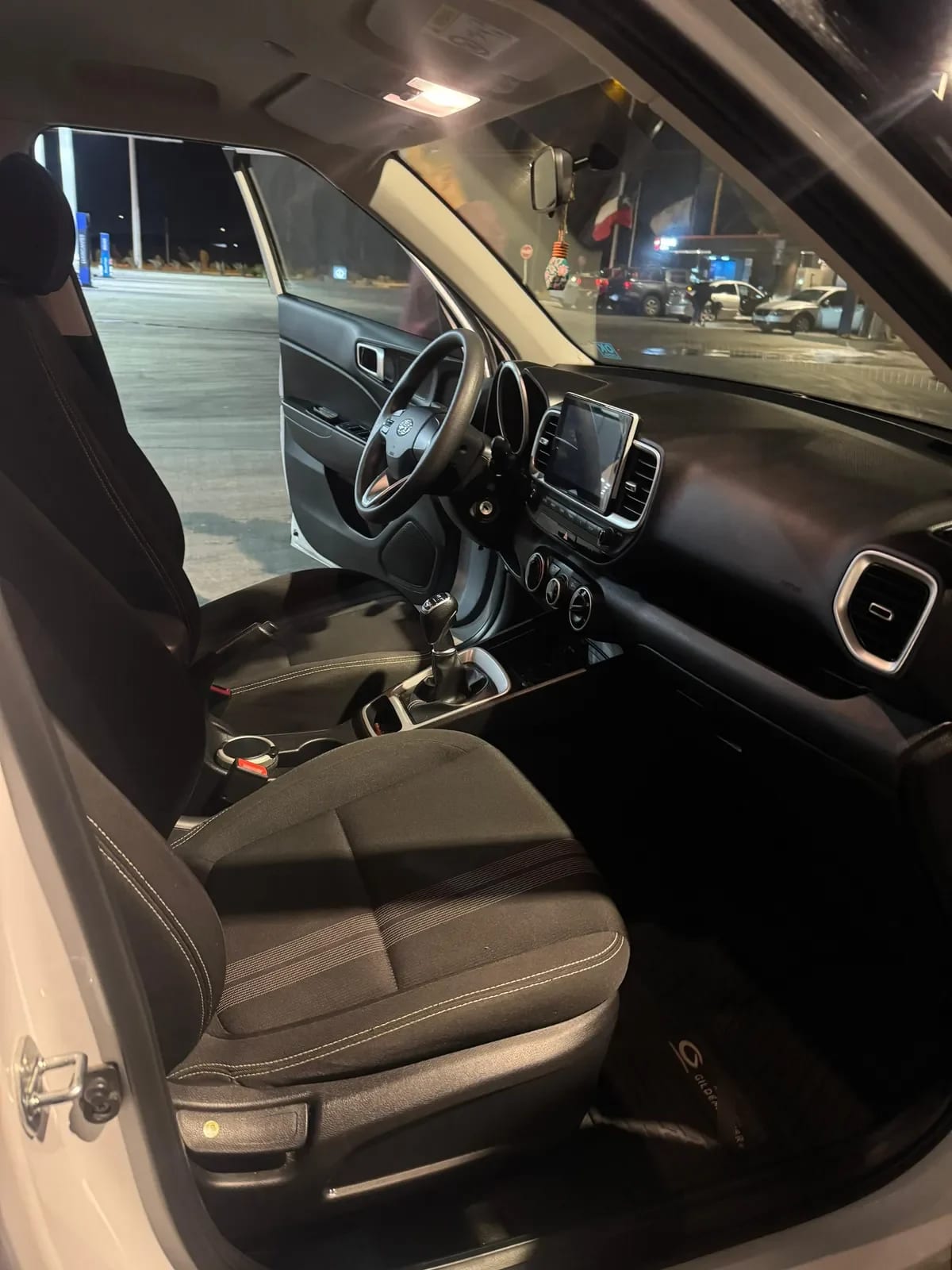 Hyundai Venue 1.6 Qx Plus Mt año 2021