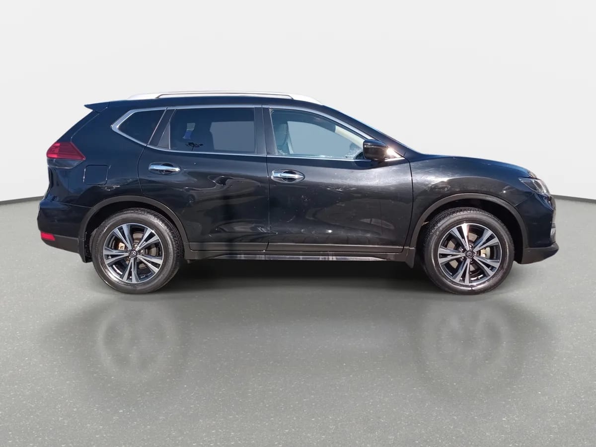 Nissan X-Trail 2.5 Advance 4x2 3row Cvt At 5p año 2023