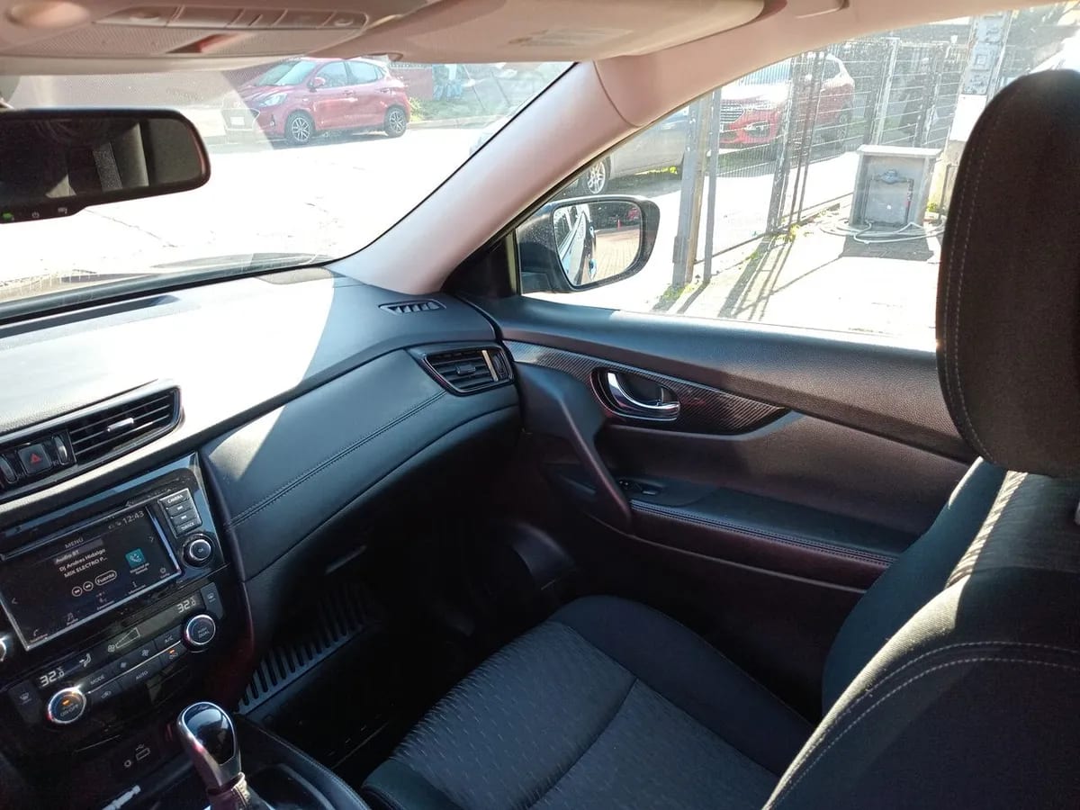 Nissan X-Trail 2.5 Advance 4x2 3row Cvt At 5p año 2023