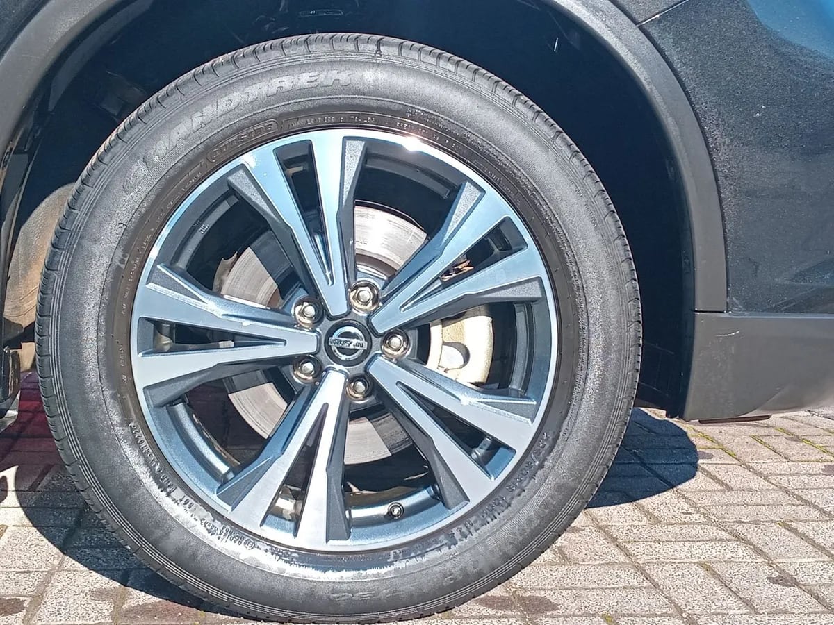Nissan X-Trail 2.5 Advance 4x2 3row Cvt At 5p año 2023