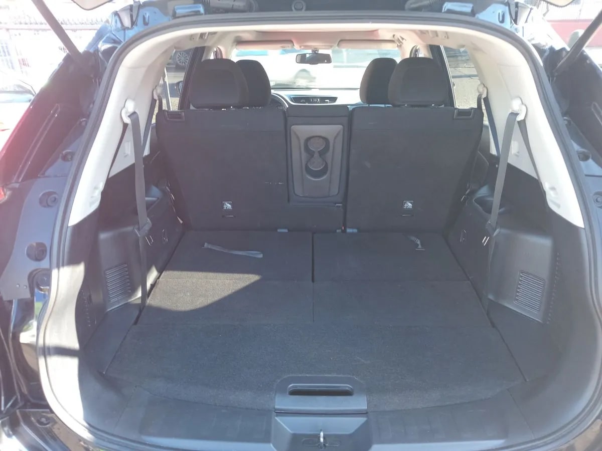 Nissan X-Trail 2.5 Advance 4x2 3row Cvt At 5p año 2023
