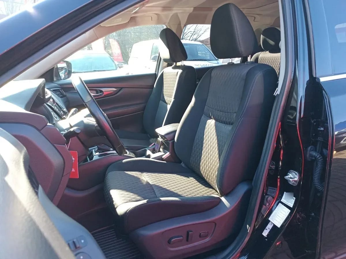 Nissan X-Trail 2.5 Advance 4x2 3row Cvt At 5p año 2023
