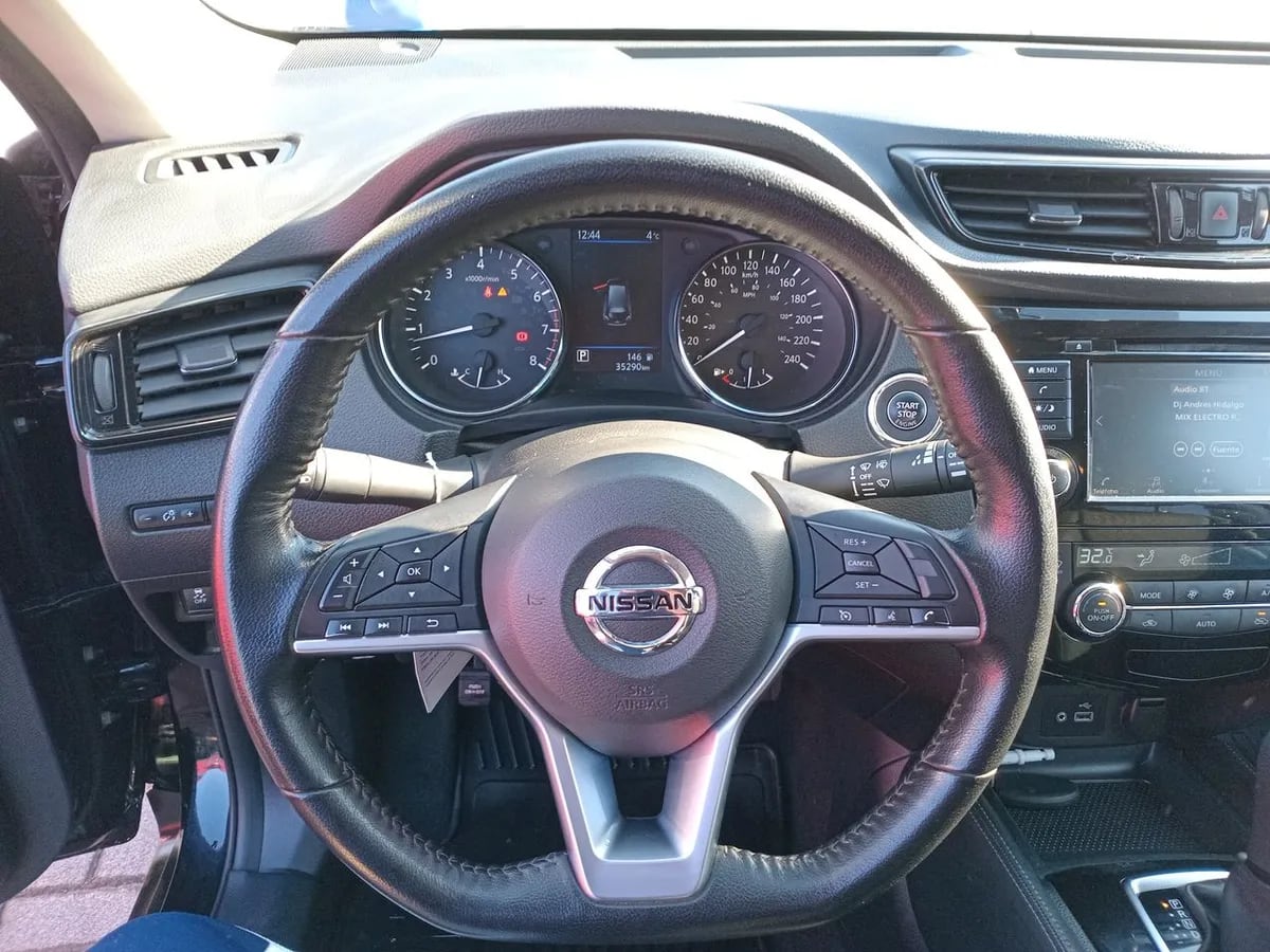 Nissan X-Trail 2.5 Advance 4x2 3row Cvt At 5p año 2023