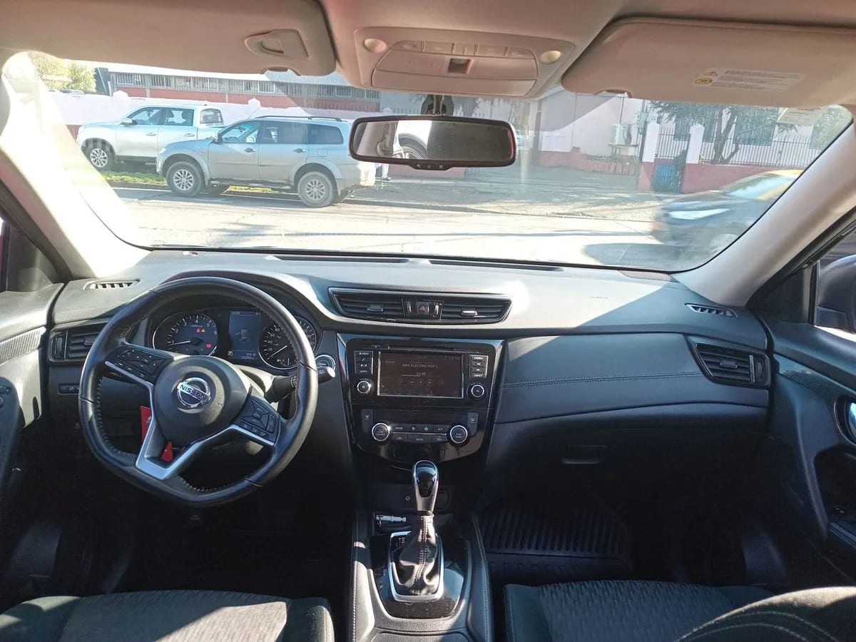 Nissan X-Trail 2.5 Advance 4x2 3row Cvt At 5p año 2023