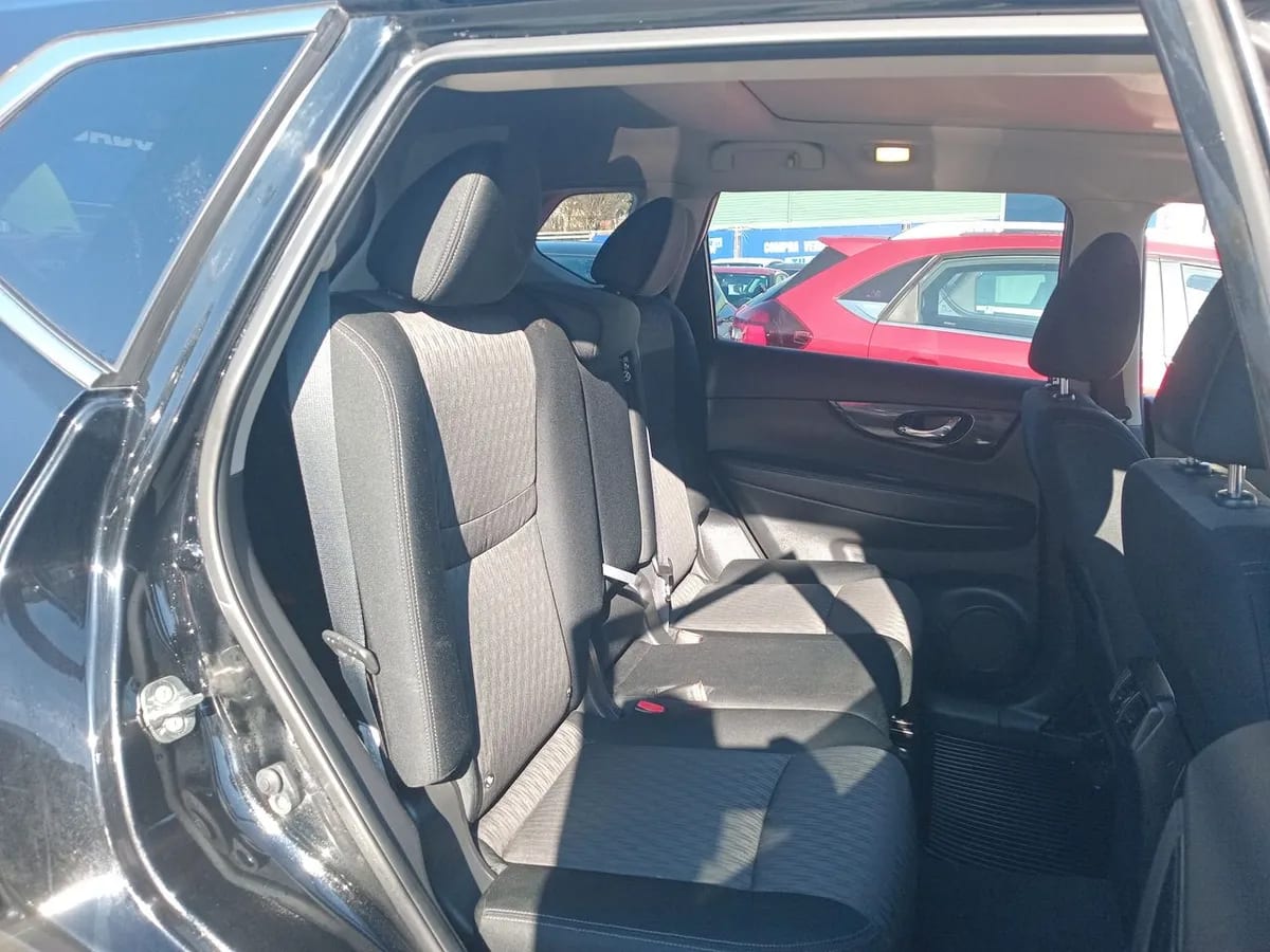 Nissan X-Trail 2.5 Advance 4x2 3row Cvt At 5p año 2023