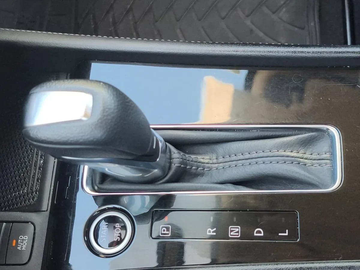 Nissan Kicks 1.6 Exclusive 4x2 Cvt At 5p año 2025