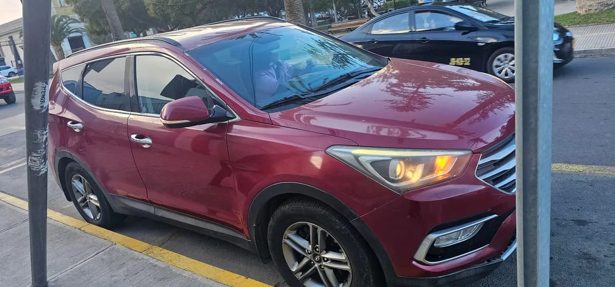 HYUNDAI SANTA FE 2.2 Crdi Dm Wgn Gls At 4x4 Diesel año 2016