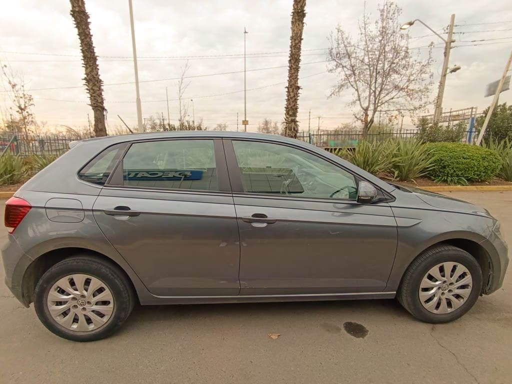 Volkswagen Polo Trendline 1.6 Mt año 2021