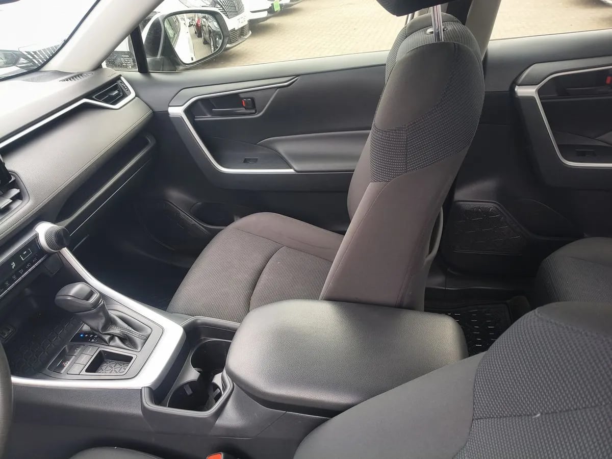 Toyota Rav 4 2.0 Le 4x2 Cvt At 5p año 2020