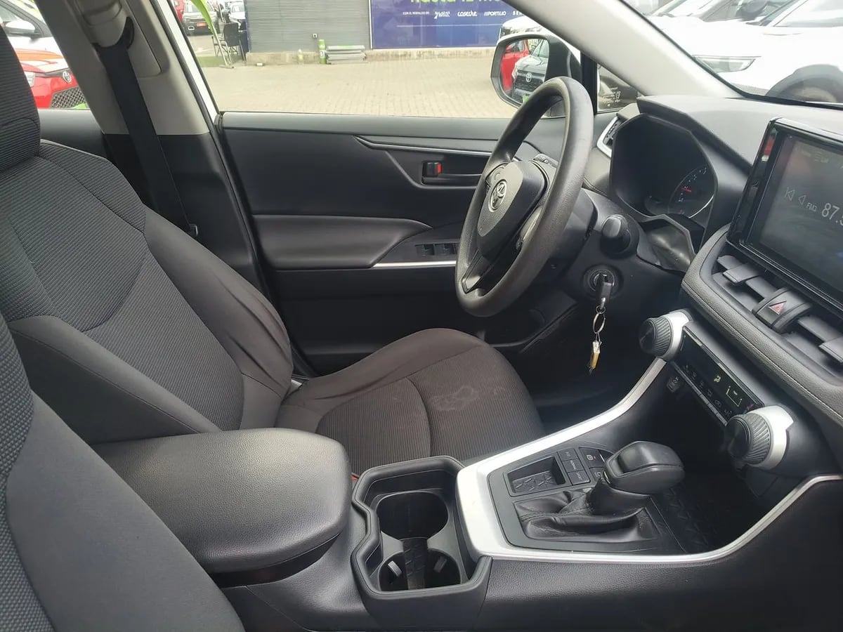 Toyota Rav 4 2.0 Le 4x2 Cvt At 5p año 2020