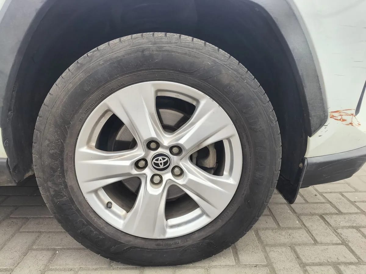 Toyota Rav 4 2.0 Le 4x2 Cvt At 5p año 2020