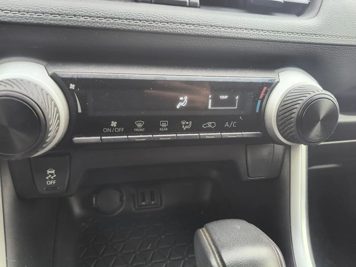 Toyota Rav 4 2.0 Le 4x2 Cvt At 5p año 2020