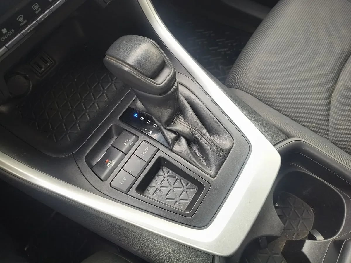 Toyota Rav 4 2.0 Le 4x2 Cvt At 5p año 2020