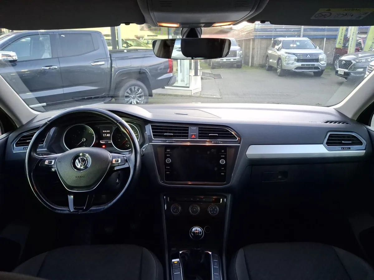 Volkswagen Tiguan 1.4 Tsi Trendline 4x2 Mt 5p año 2018