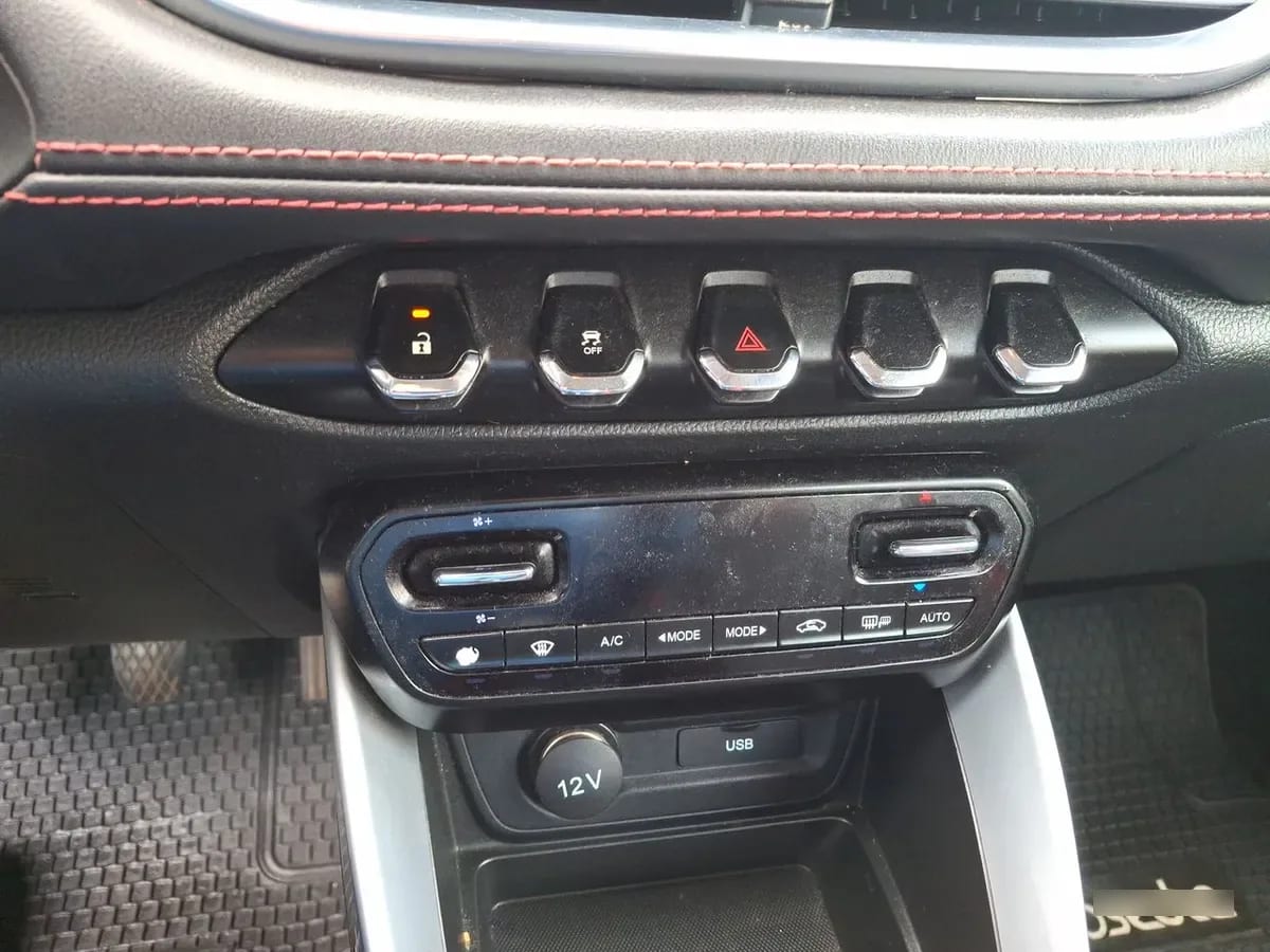 Chevrolet Groove 1.5 Premier 4x2 Mt 5p año 2023