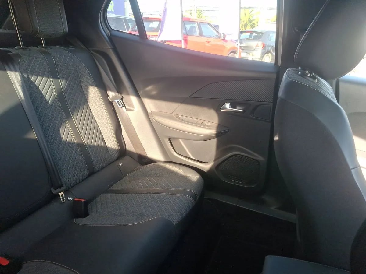 Peugeot 2008 1.2 Allure Pack Puretech 130hp 4x2 Mt 5p año 2024