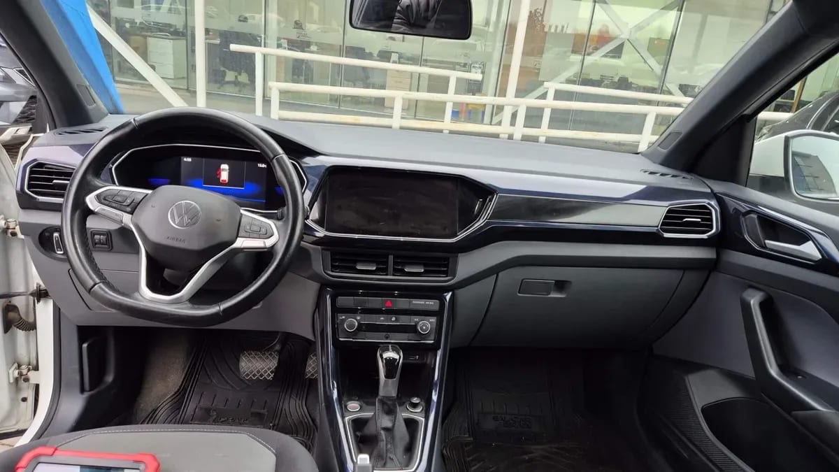 Volkswagen T-Cross 1.0 Tsi Comfortline 4x2 At6 5p año 2022