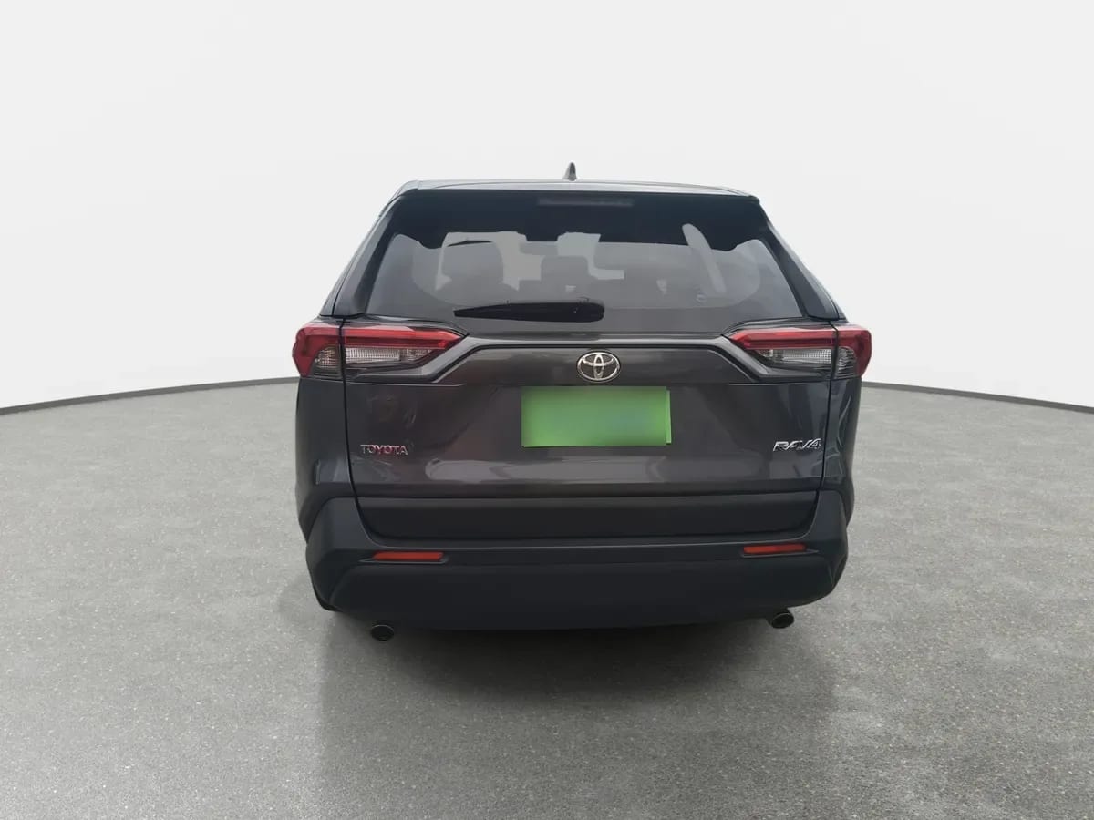 Toyota Rav 4 2.0 Le 4x2 Mt 5p año 2022