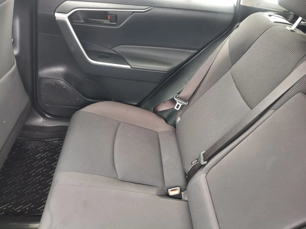 Toyota Rav 4 2.0 Le 4x2 Mt 5p año 2022