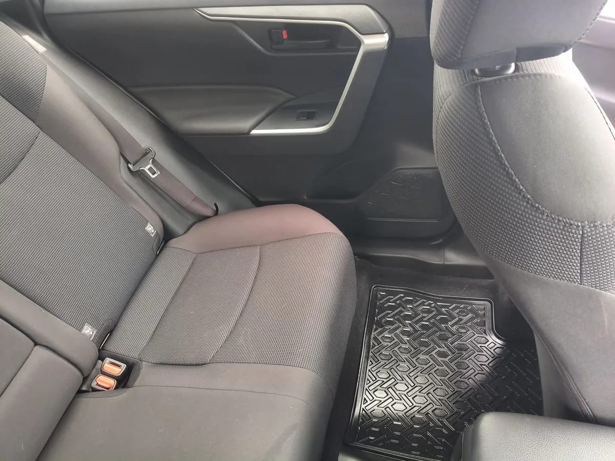 Toyota Rav 4 2.0 Le 4x2 Mt 5p año 2022