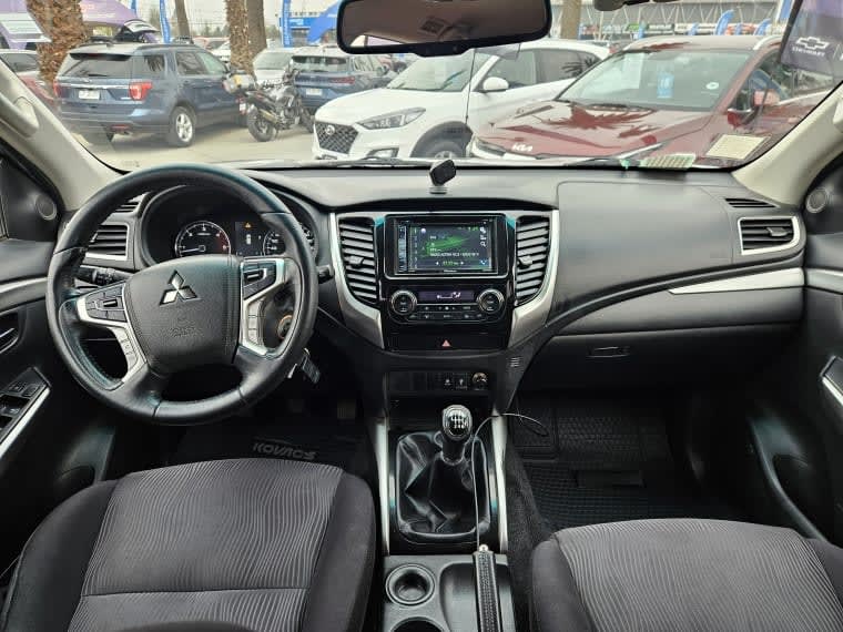 Mitsubishi Montero Sport Mt 4x2 2.4 año 2017