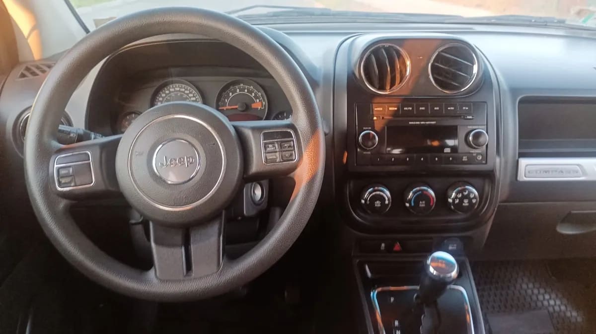 Jeep Compass 2.4 Limited At 4x2 año 2015