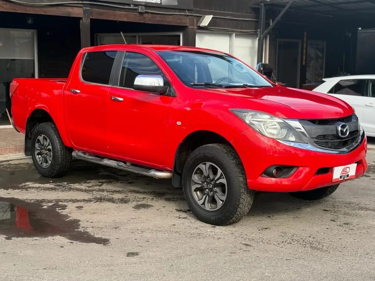 MAZDA BT-50 2.2 Doble Cabina Sdx Mt 4x2 Diesel año 2019
