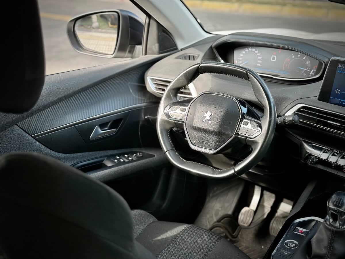 Peugeot 3008 Active Pack año 2022