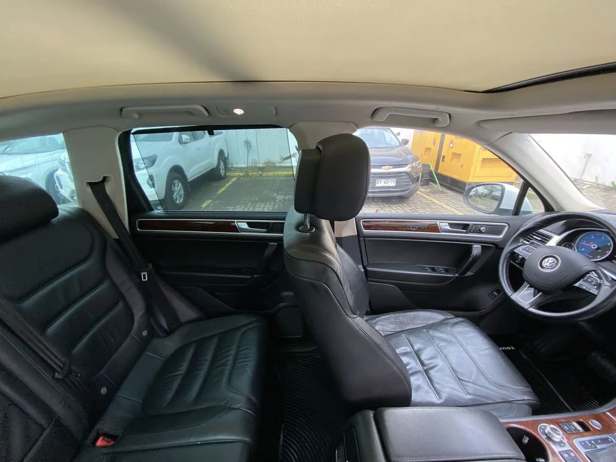 Volkswagen Touareg 3.0 V6 Tdi Diesel 4x4 Nav At 5p año 2016