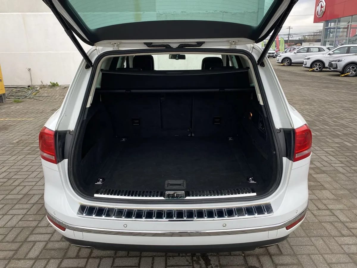 Volkswagen Touareg 3.0 V6 Tdi Diesel 4x4 Nav At 5p año 2016
