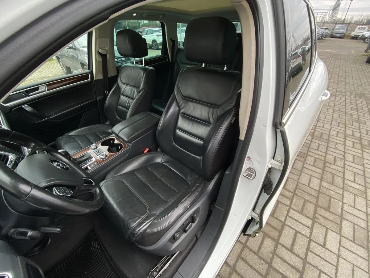 Volkswagen Touareg 3.0 V6 Tdi Diesel 4x4 Nav At 5p año 2016