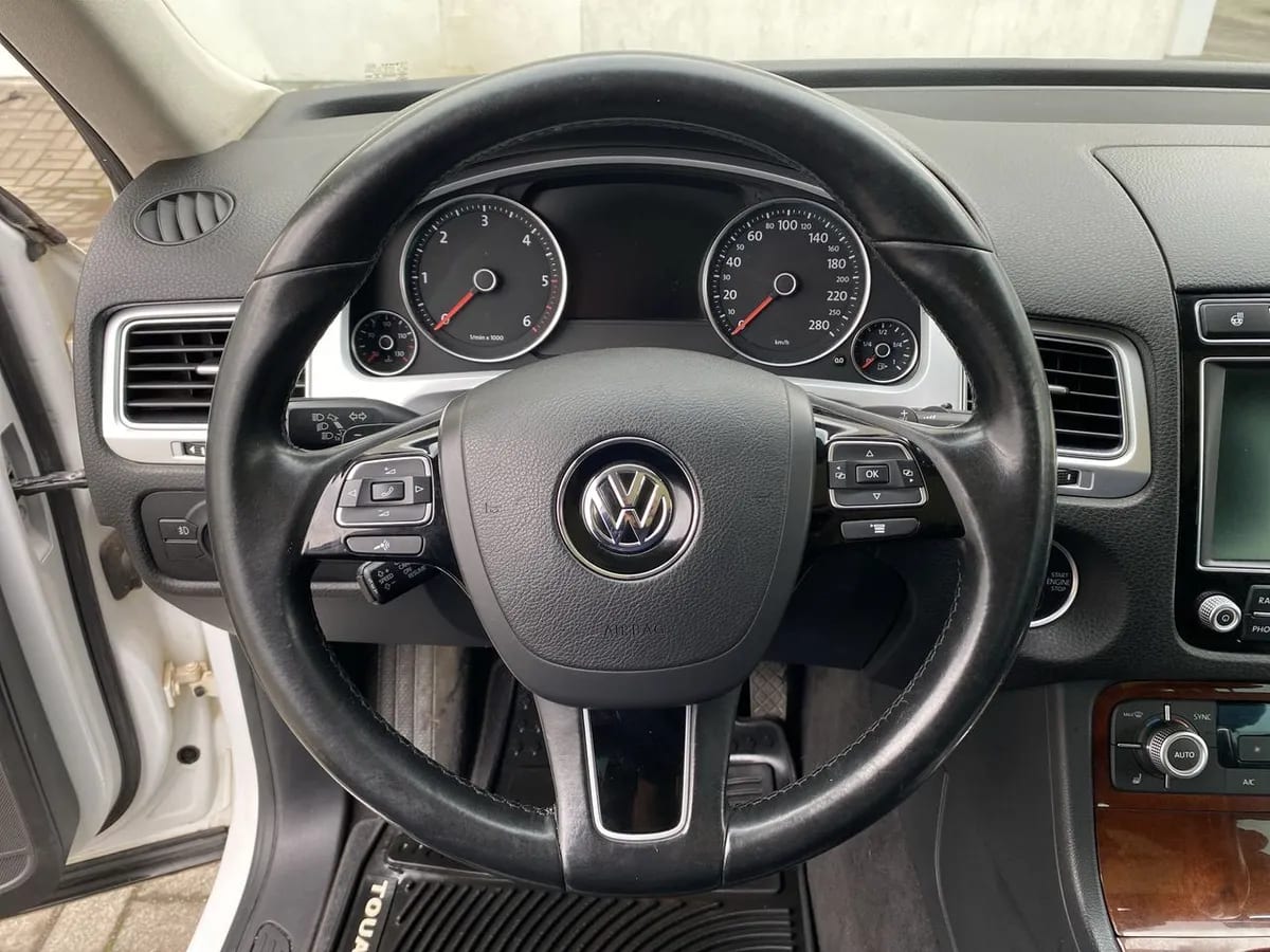 Volkswagen Touareg 3.0 V6 Tdi Diesel 4x4 Nav At 5p año 2016