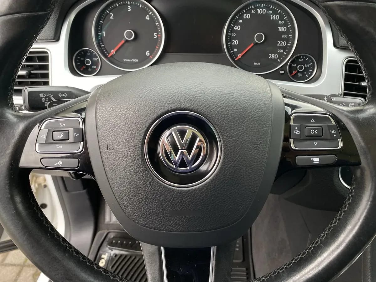 Volkswagen Touareg 3.0 V6 Tdi Diesel 4x4 Nav At 5p año 2016