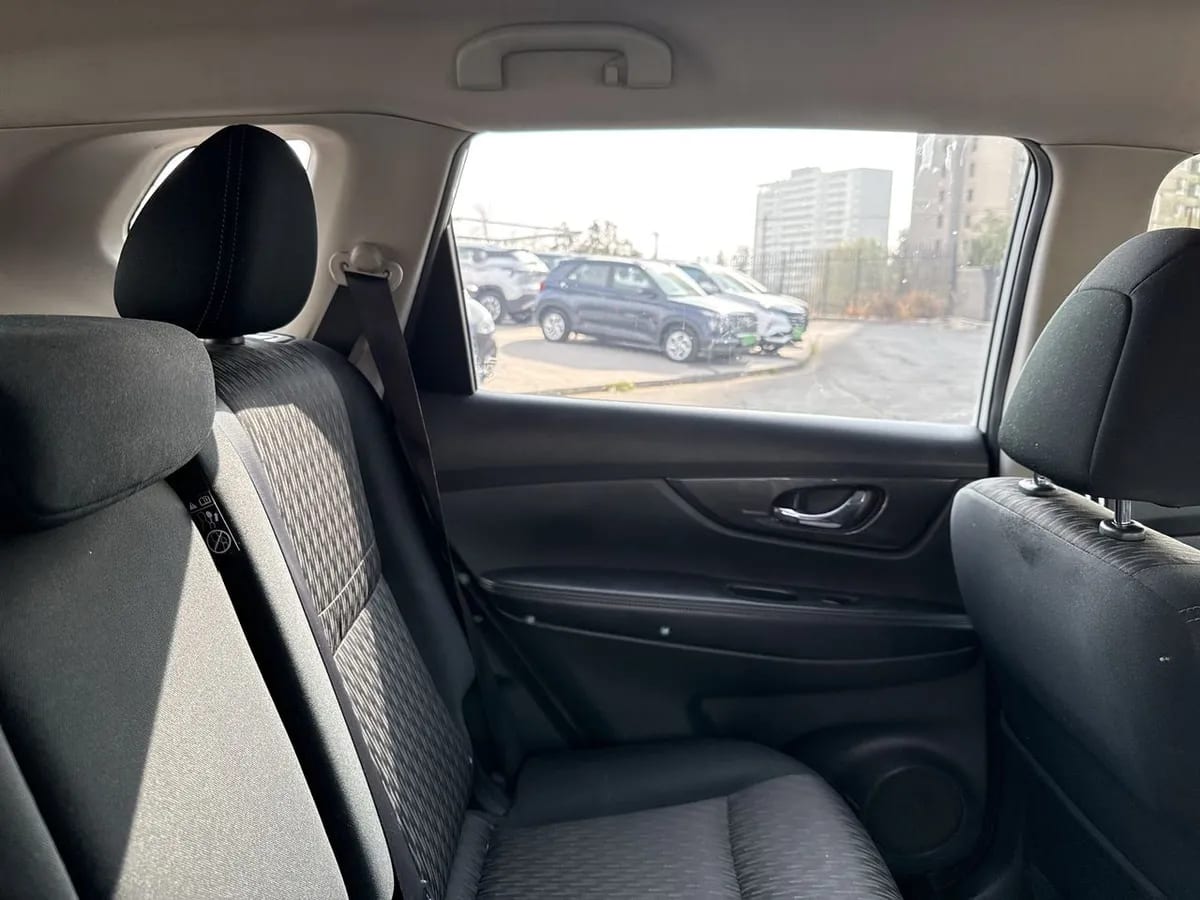 Nissan X-Trail 2.5 Sense 4x2 2row Cvt At 5p año 2020