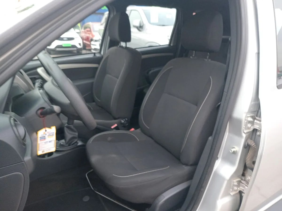 Renault Duster 1.6 Life 4x2 5mt 5p año 2020