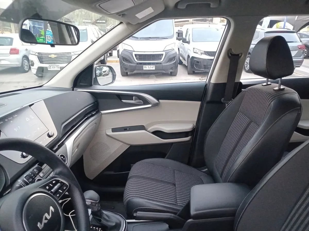 Kia Carens 1.4l Ex Turbo-Gdi 4x2 7dct At 5p año 2024